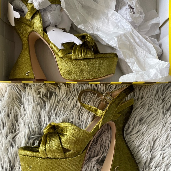 Circus by Sam Edelman Olive Velvet Heels - Picture 2 of 8